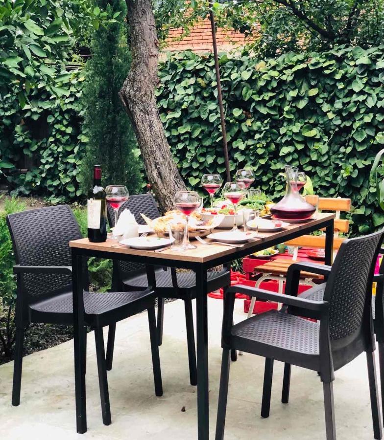 Sweet Apartment In Кутаїсі Екстер'єр фото