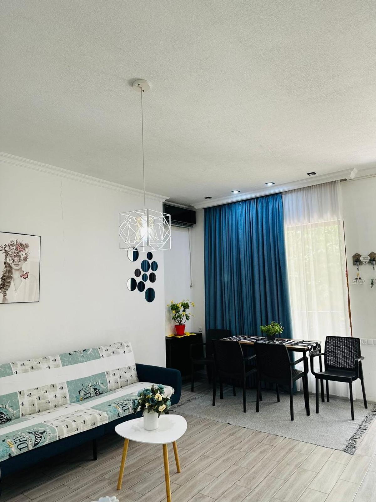 Sweet Apartment In Кутаїсі Екстер'єр фото