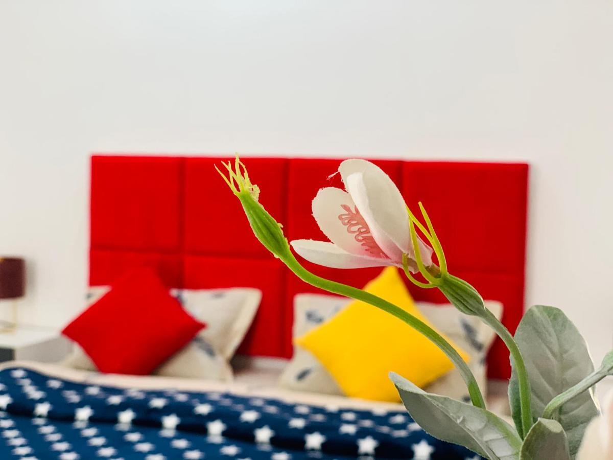 Sweet Apartment In Кутаїсі Екстер'єр фото