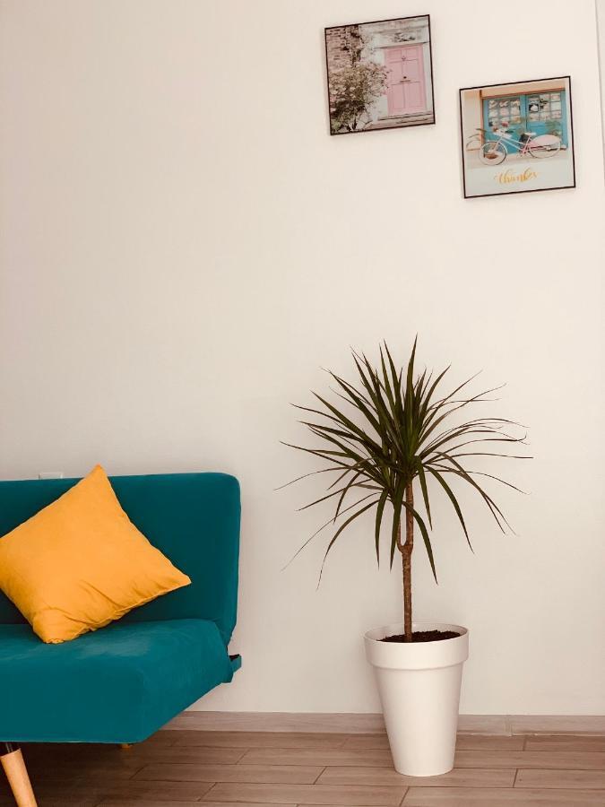 Sweet Apartment In Кутаїсі Екстер'єр фото