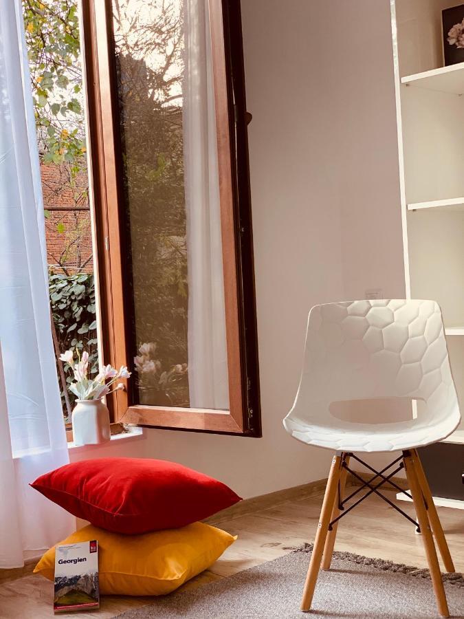 Sweet Apartment In Кутаїсі Екстер'єр фото