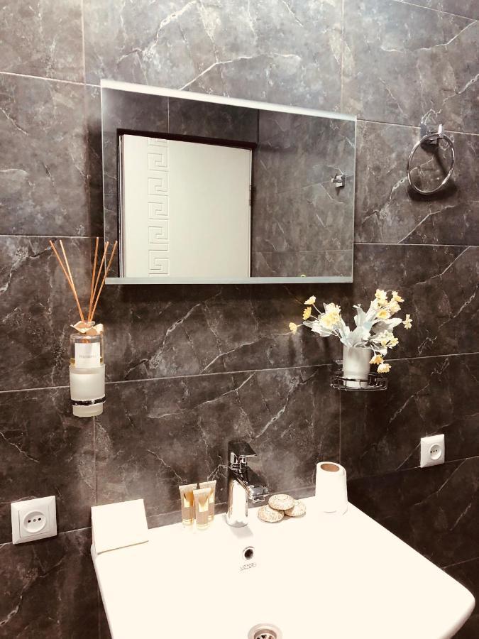 Sweet Apartment In Кутаїсі Екстер'єр фото