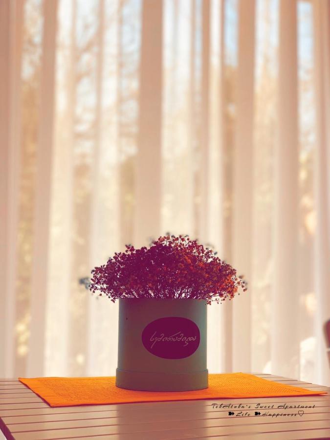 Sweet Apartment In Кутаїсі Екстер'єр фото
